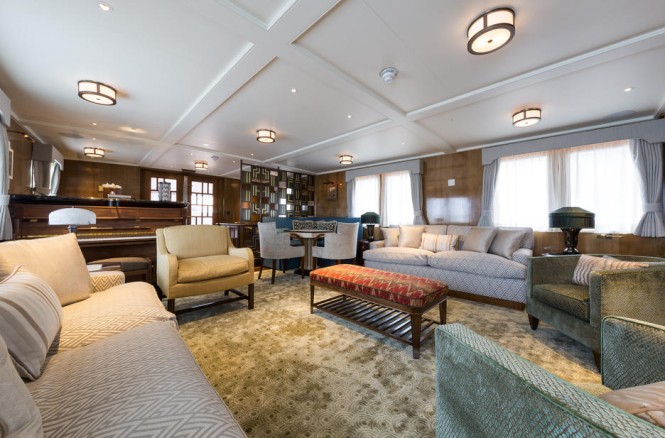 Classic luxury yacht MALAHNE - Salon