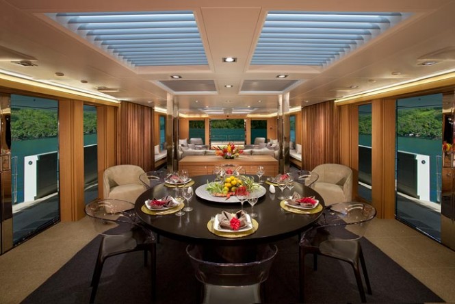 Luxury yacht BIG FISH - Formal dining area
