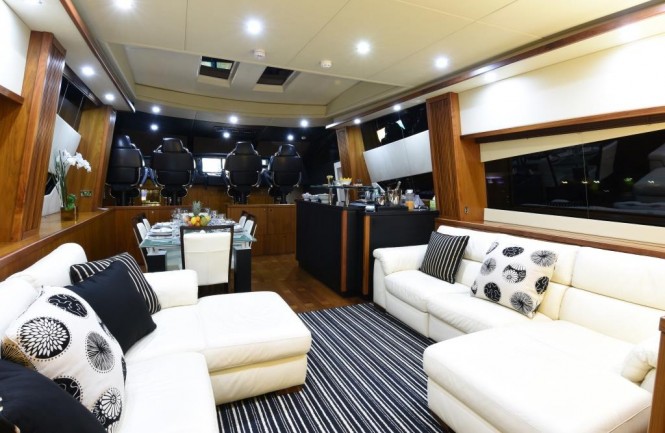Luxury yacht DOUBLE D - Salon and formal dining area