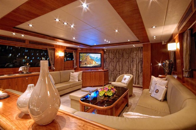Luxury yacht JO - Main salon