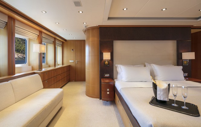 Luxury yacht L'EQUINOX - Master suite