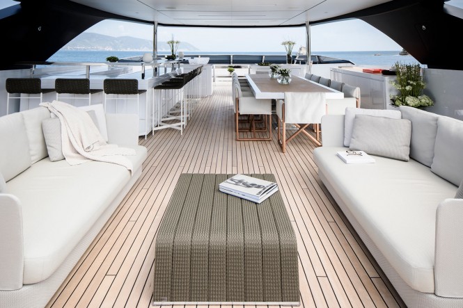 Luxury yacht SEVEN SINS - Sundeck