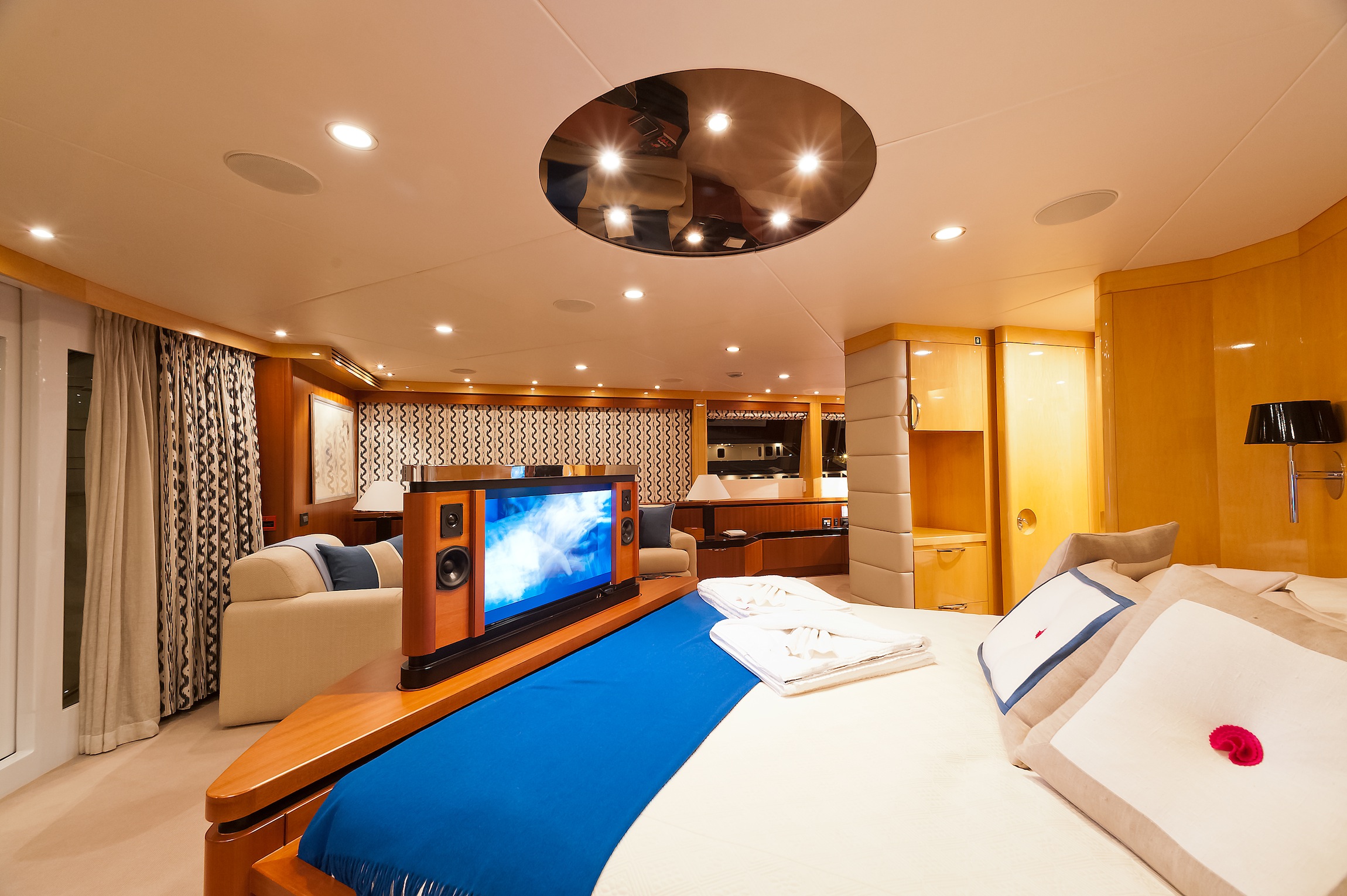 Luxury yacht SPIRIT - Master suite