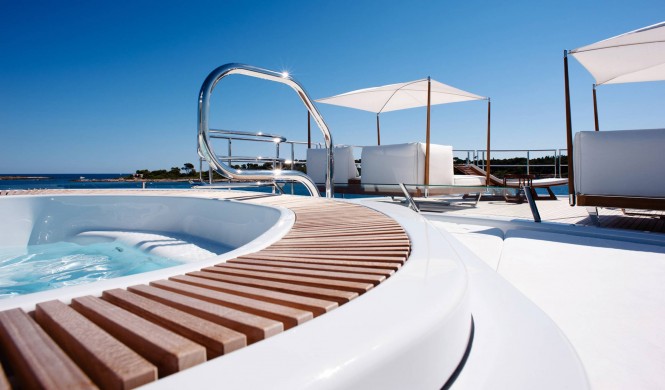 Luxury yacht STEP ONE - Sundeck Jacuzzi and seating. Photo credit Amels