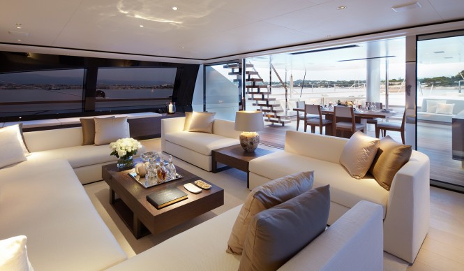 Luxury yacht TWIZZLE - Main salon