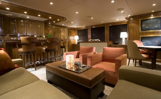 Luxury yacht WILDFLOUR - Skylounge. Image credit - Kristina Strobel