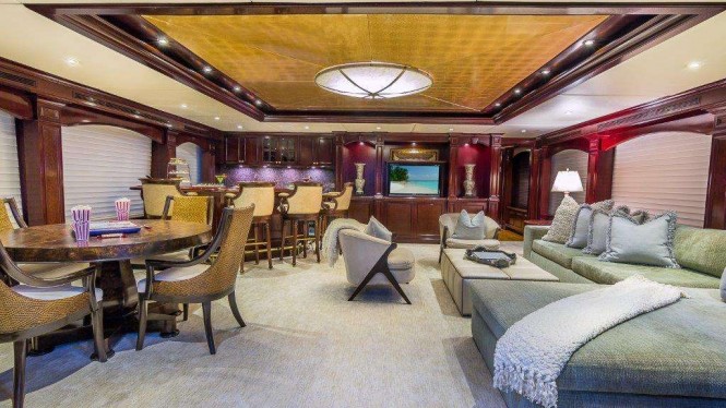 M/Y CLAIRE - Skylounge