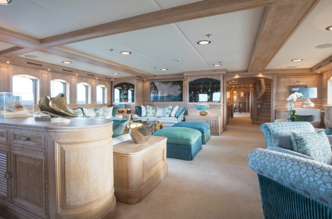 M/Y NERO - Main salon