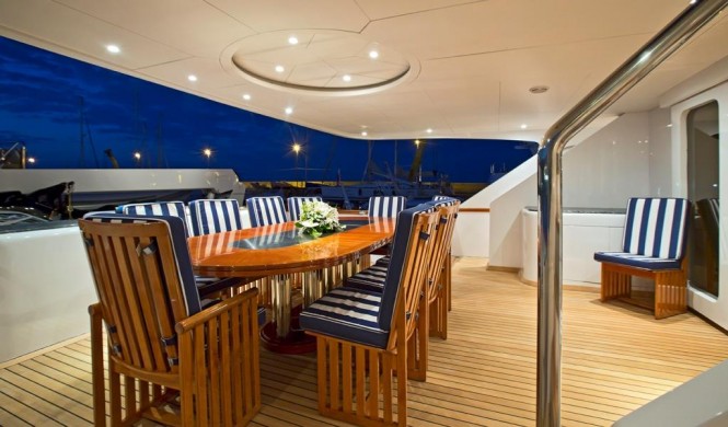Motor yacht DESAMIS B - Main deck aft