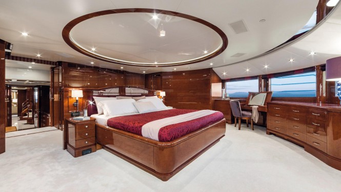 Motor yacht CHECKMATE - Master suite