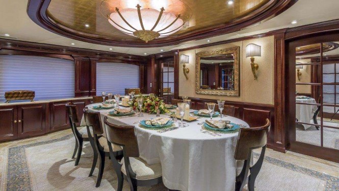 Motor yacht CLAIRE - Formal dining area