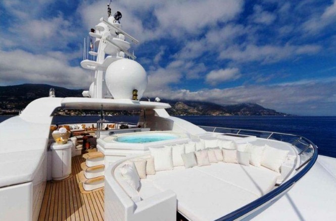 Motor yacht HANIKON - Sundeck with Jacuzzi