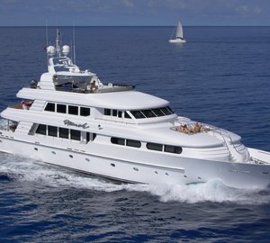Charter luxury yacht Nicole Evelyn in New York