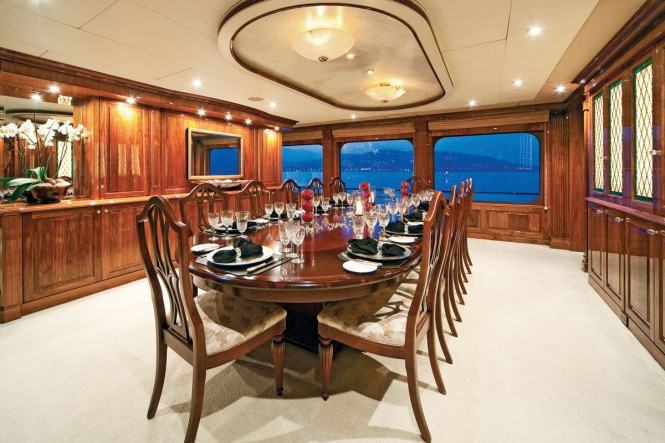 Motor yacht ONE MORE TOY - Formal dining area
