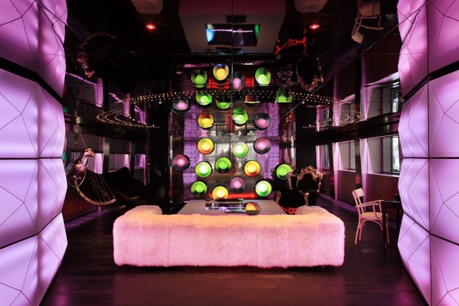 Motor yacht SEA FORCE ONE - Main salon. Photo credit Luca Dini Design