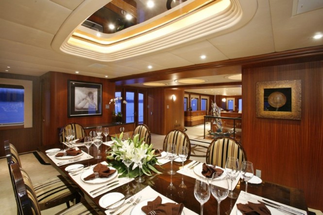 Superyacht DAYDREAM - Formal dining area