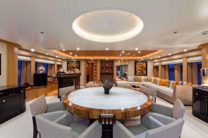 Superyacht HANIKON - Skylounge with formal dining