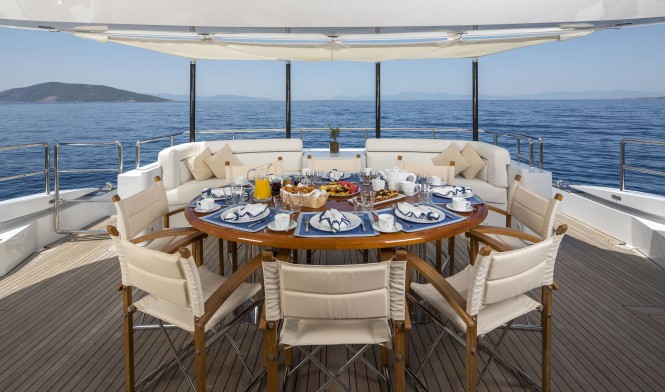 Superyacht L'EQUINOX - Aft deck dining and lounging