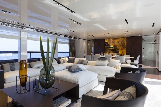 Superyacht LUCKY ME - Main salon
