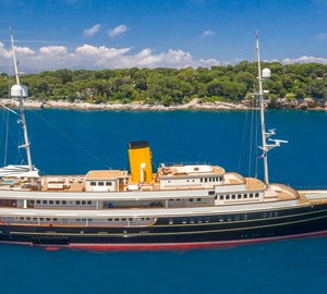 Charter 90m superyacht Nero in the Mediterranean