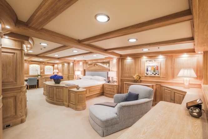 Superyacht NERO - Master suite