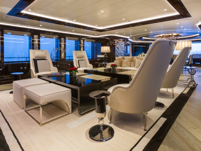 Superyacht OKTO - Main salon