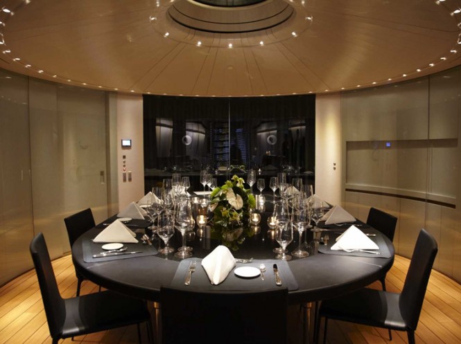 Superyacht PANTHALASSA - Formal dining area