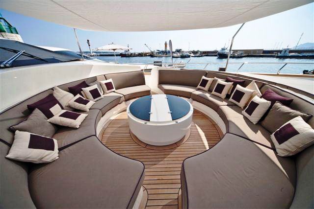 Superyacht TOBY - Bow seating area