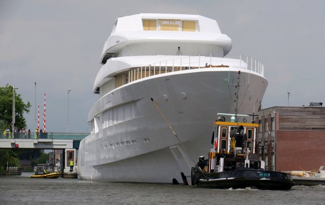 Transportation of Feadship Hull #700. Photo credit Dutch Yachting