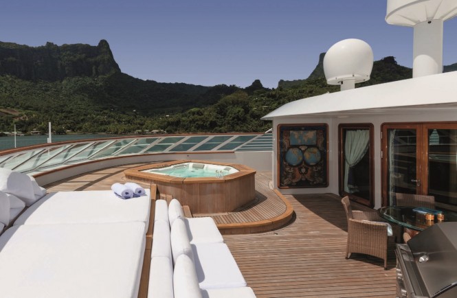 Forward upper deck aboard motor yacht GRAND OCEAN