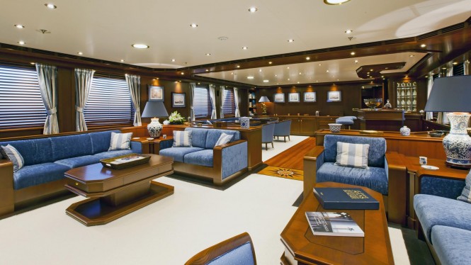 Luxury yacht AXANTHA II - Main salon