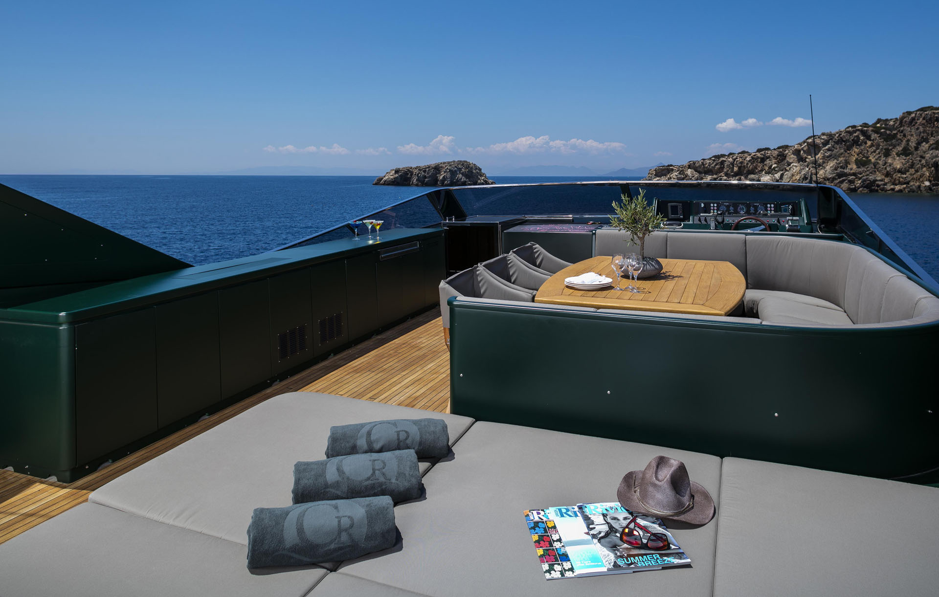 Luxury yacht CAN'T REMEMBER - Sundeck