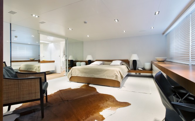 Luxury yacht OUT - Master suite