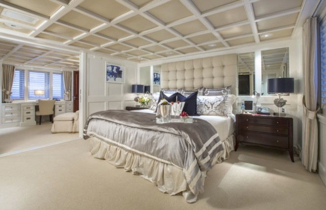 Luxury yacht RHINO - Master suite