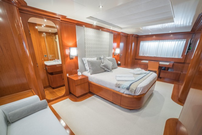 Luxury yacht ZAMBEZI - Master suite