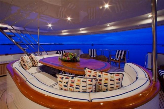 M/Y RENA - Aft deck alfresco dining