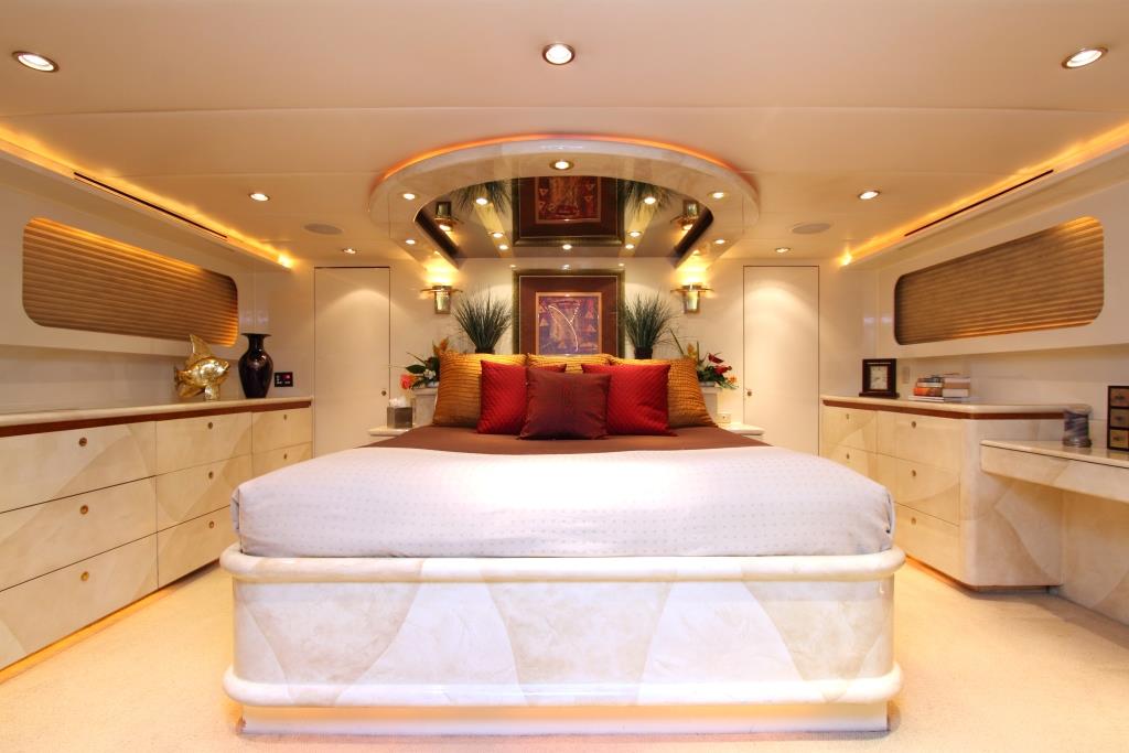 Motor yacht INSATIABLE - Master suite
