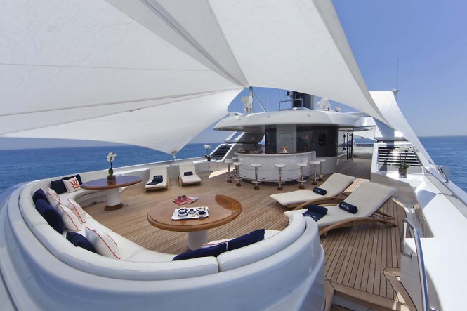 Motor yacht SARAH - Sundeck aft