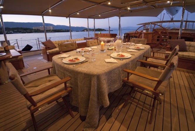 Sailing yacht ATHOS - Alfresco dining