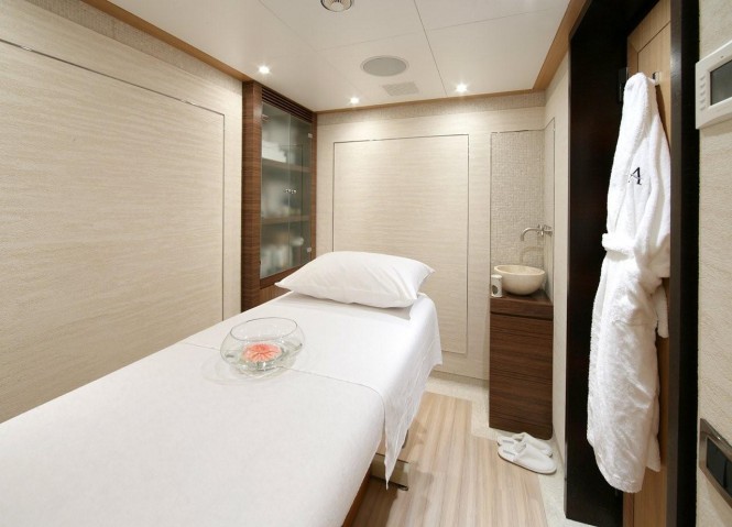 Superyacht ANDREAS L - Spa room