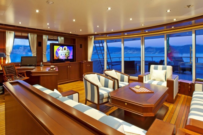 Superyacht AXANTHA II - Skylounge