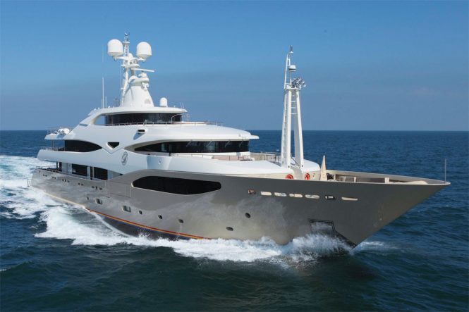Superyacht LIGHT HOLIC - Exceptional performance and opulent contemporary interiors