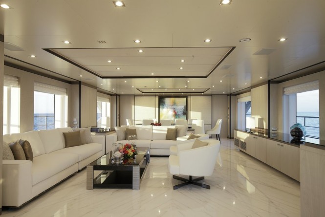 Superyacht WILLOW - Main salon and formal dining area