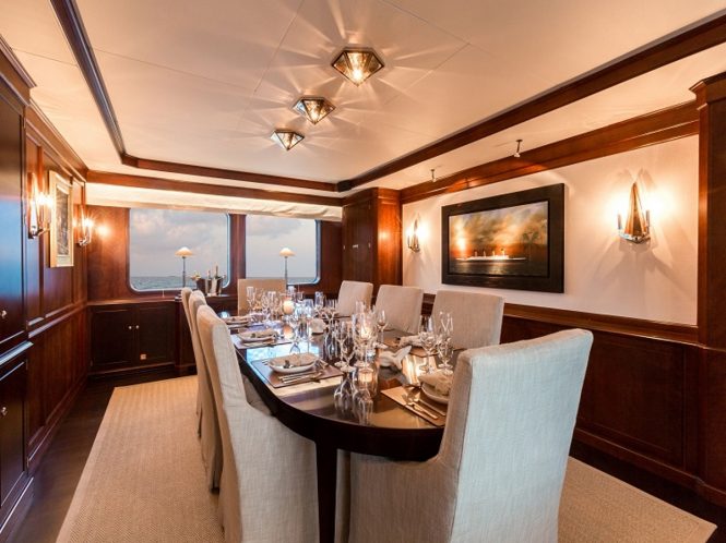 Expedition yacht PIONEER - Formal dining