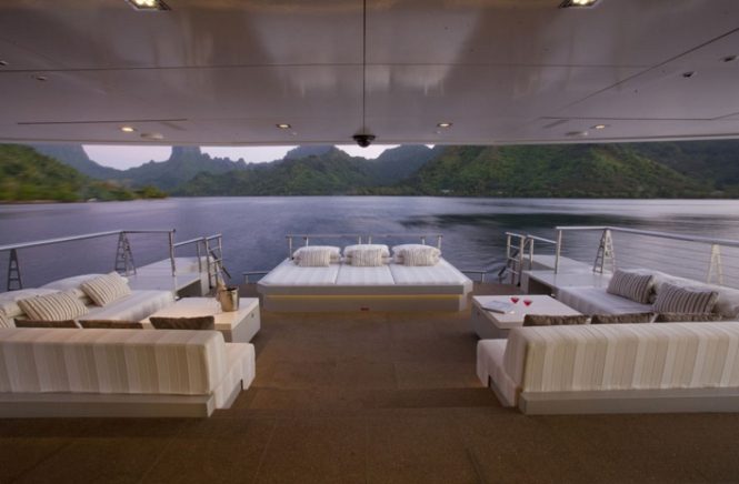 Luxury yacht BIG FISH - Main deck aft