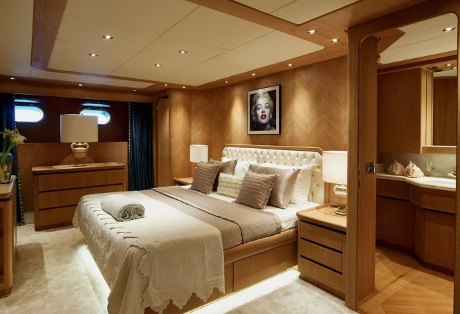 Luxury yacht DALOLI - Master suite