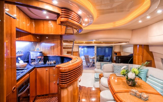 Luxury yacht MANU - Dining area and salon