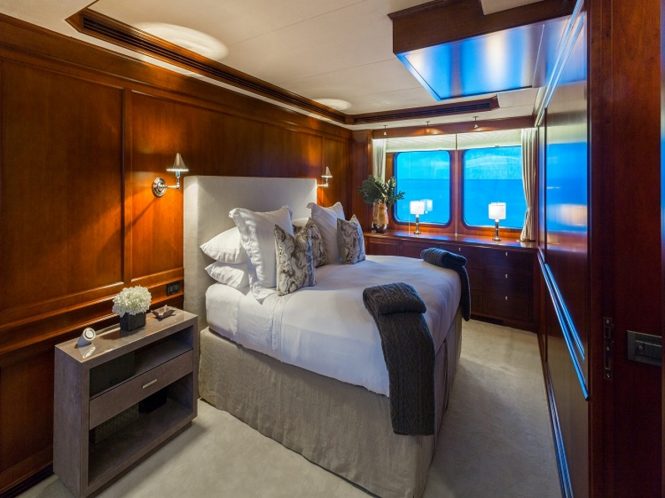 Luxury yacht PIONEER - Master stateroom