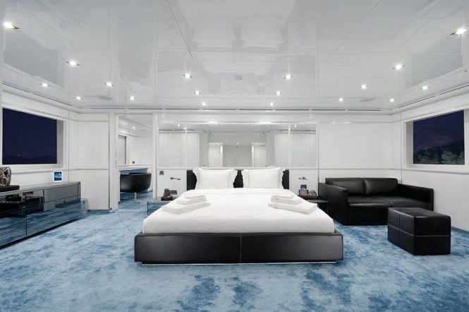Luxury yacht SERENITAS - Master suite