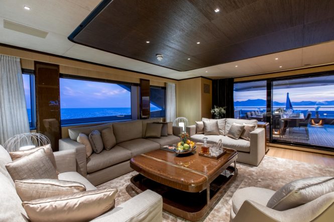 Luxury yacht VERTIGE - Skylounge